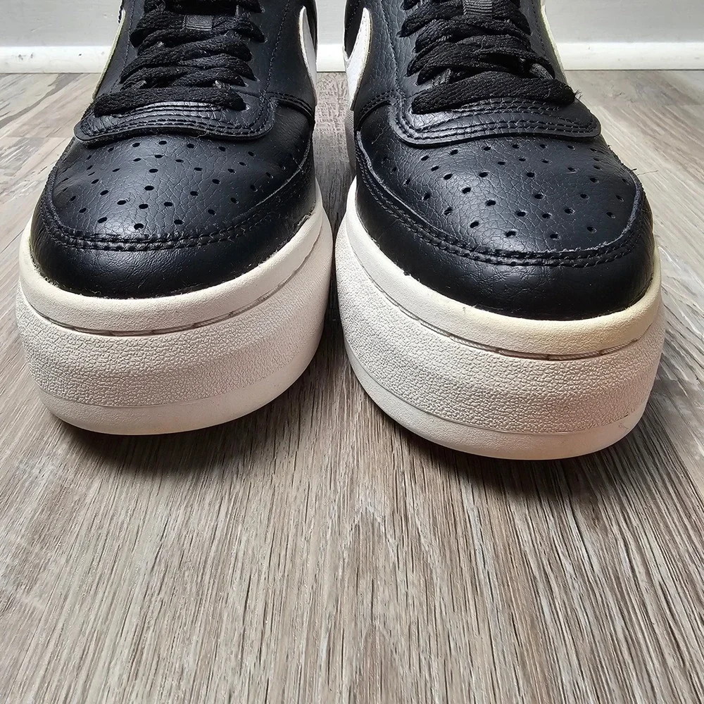 Nike Womens Court Vision Alta Platform Sneakers 8 Black White Casual DM0113-002